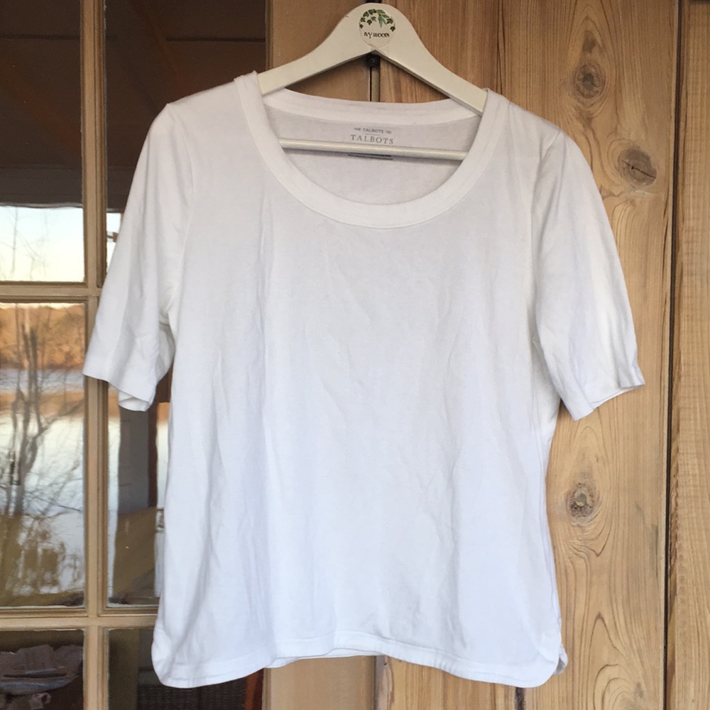 Talbots petite LP white 100 percent Pima cotton, medium weight top. Great cond.